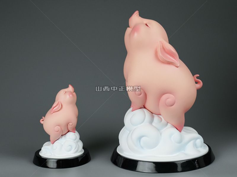 站在风口的小猪雕塑小品